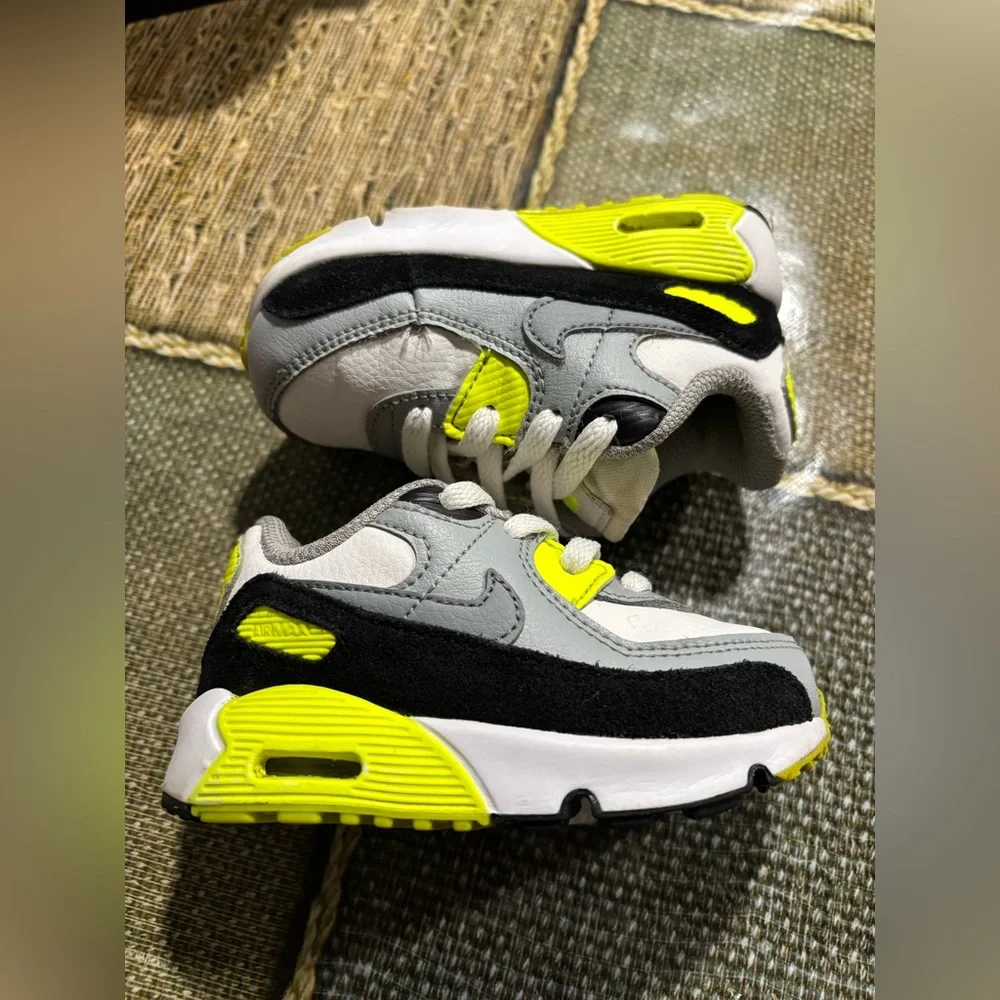 Nike Air Max Kids Grey with Neon Yellow & Black Accent Sneakers - Picture 1 of 12